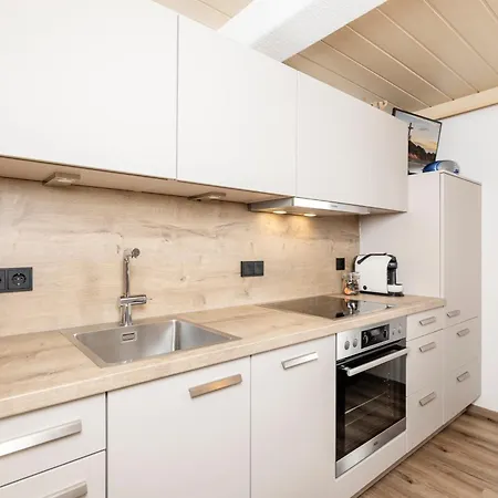 Summerer Peter Apartmán *